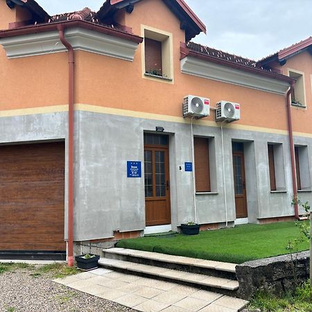 Apartman Galerija Огулин Экстерьер фото
