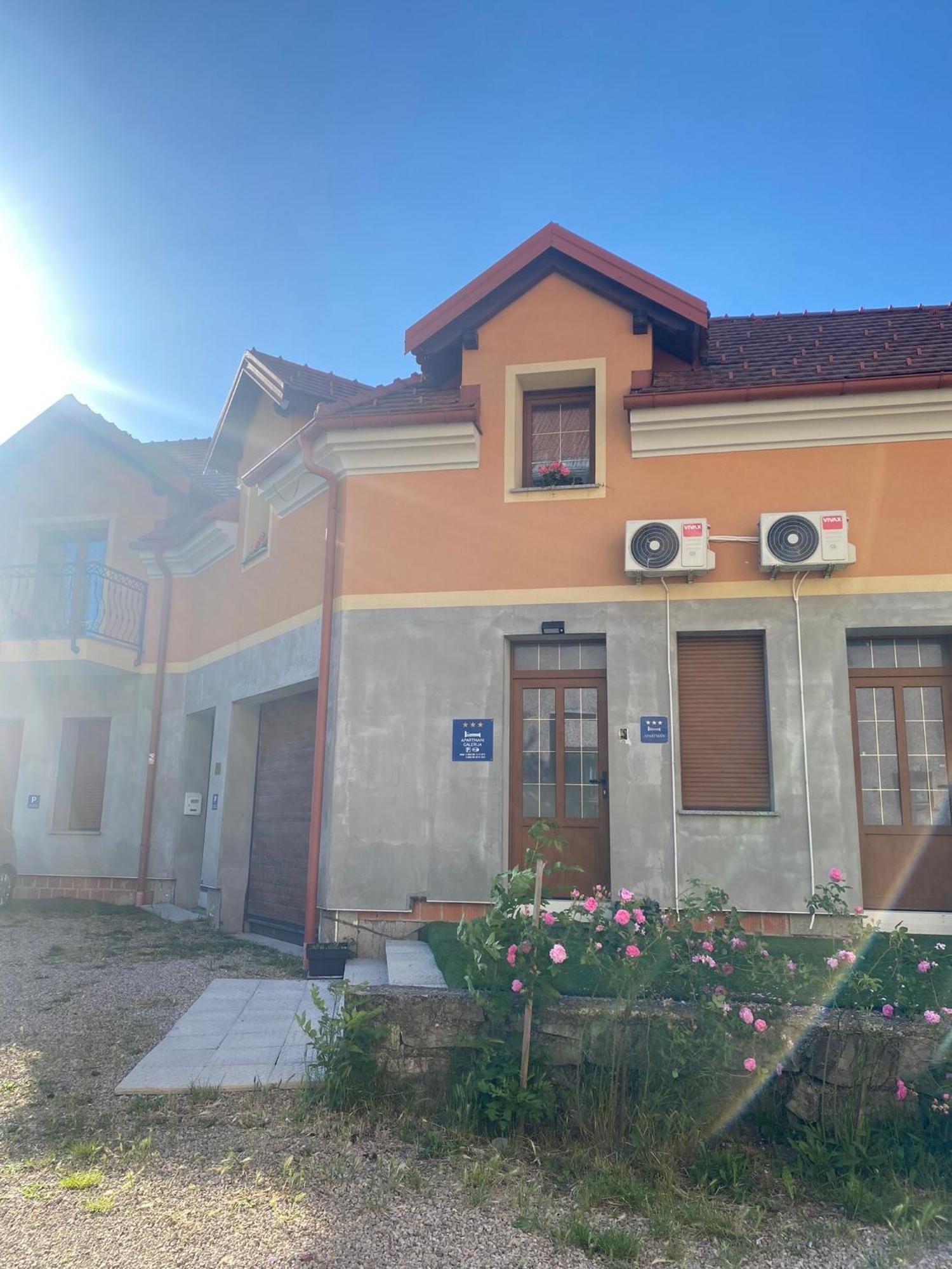 Apartman Galerija Огулин Экстерьер фото